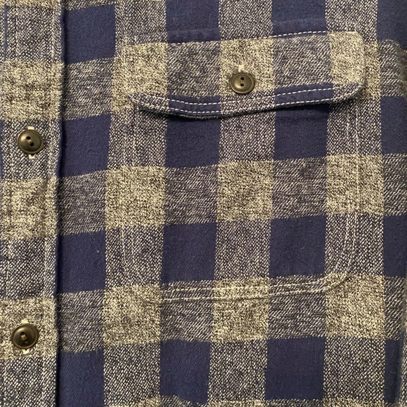 Gap-Mens beautiful flannel shirt, size large. Very good condition - Picture 3 of 4